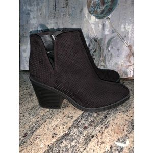 Black zip up ankle booties!
